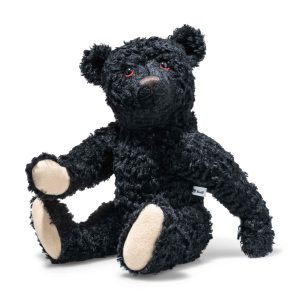 Alternative view of Teddy bear replica 1912